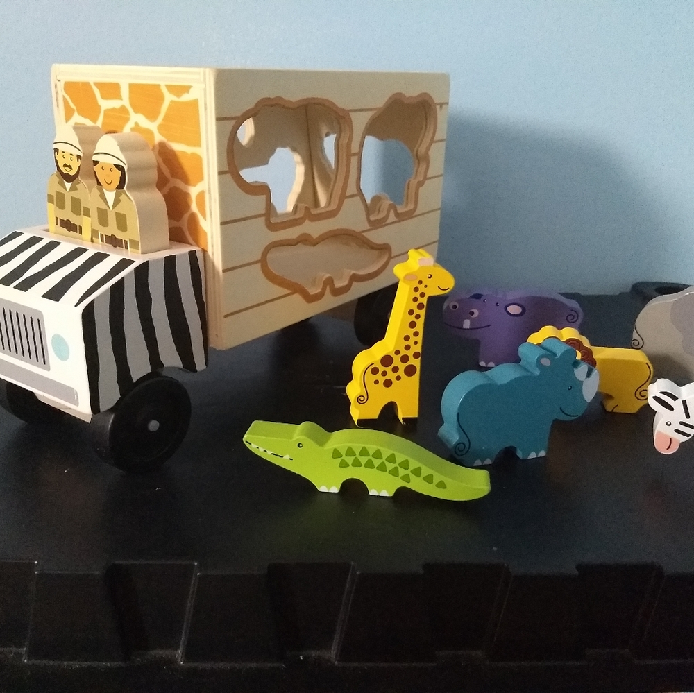 Melissa and Doug Safari truck